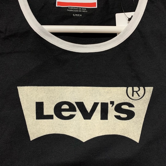 Levi’s t-shirt in Size - S - Picture 3 of 5